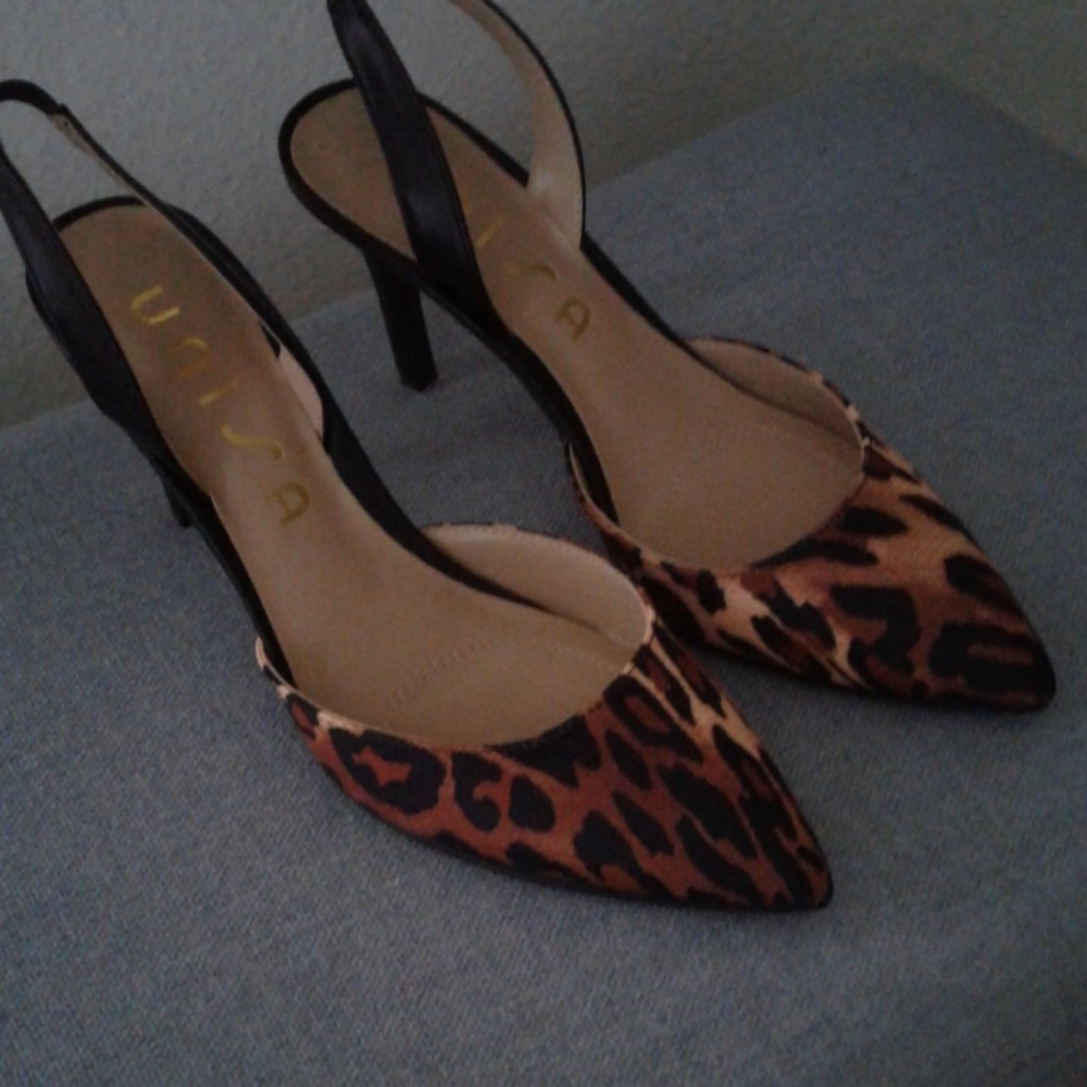 Shoes - Picture 5 of 8